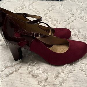 🎄Chic Burgundy Heels with Straps 🎄